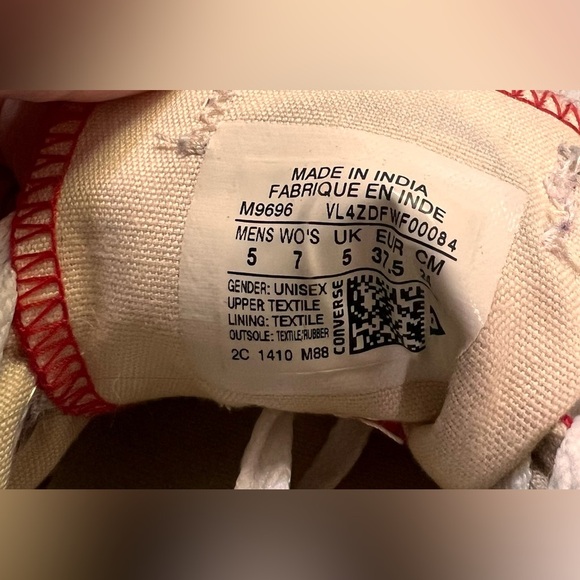 Converse Chuck Taylor Red Low top Unisex Sneakers Women’s Size 7 M Size 5 - Picture 6 of 6